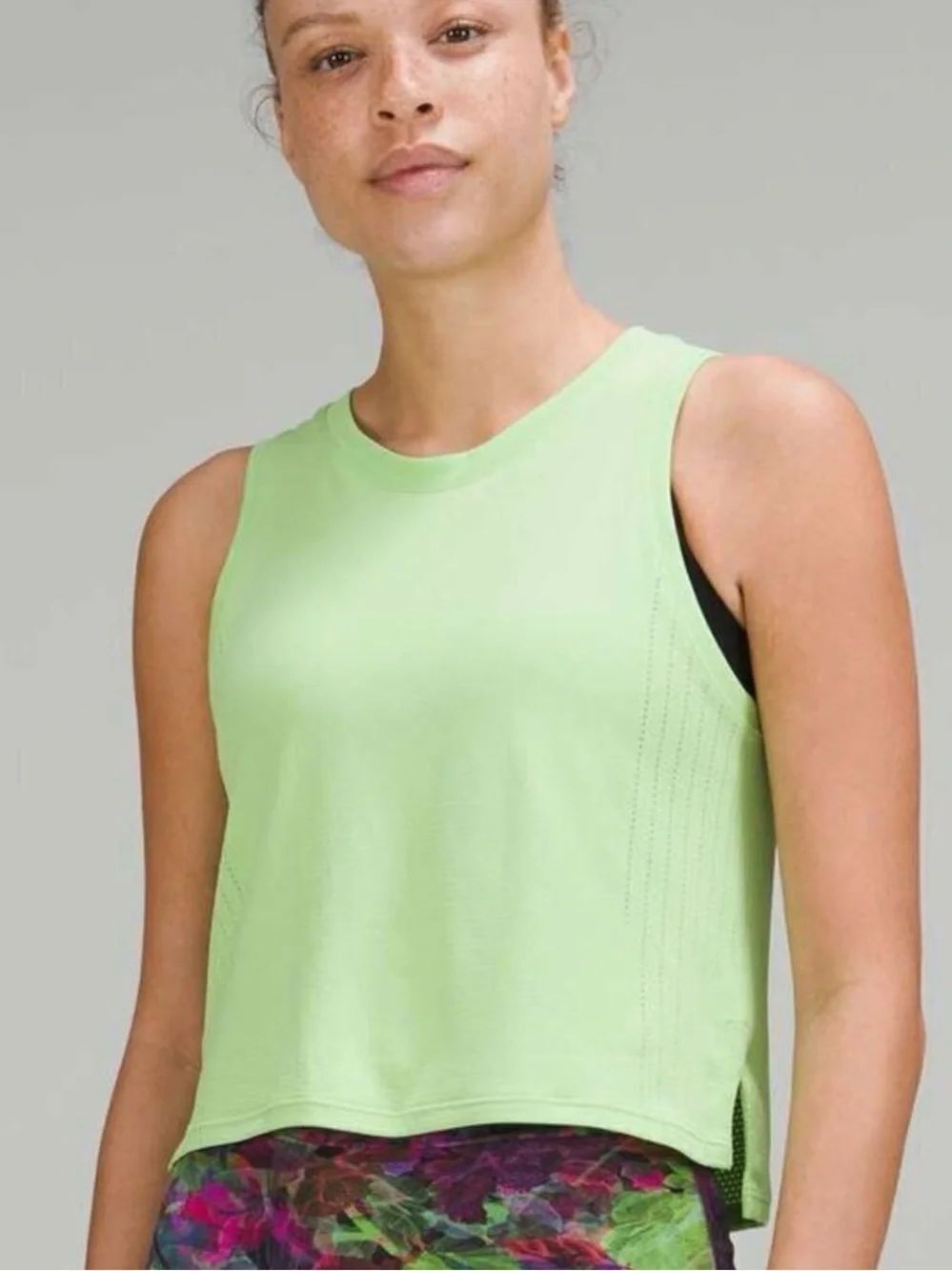 Lululemon Train to Be Tank Top
Ripple Wave Lemon Sorbet /Highlight Yellow Size 6